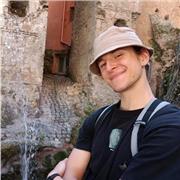 Laureato in biologia offre lezioni private di biologia, chimica e matematica